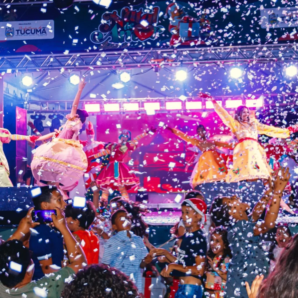 A magia do Natal já chegou em Tucumã! 🥰No Natal de Amor o Coleivo de Artes Evoé estreou o music (3)